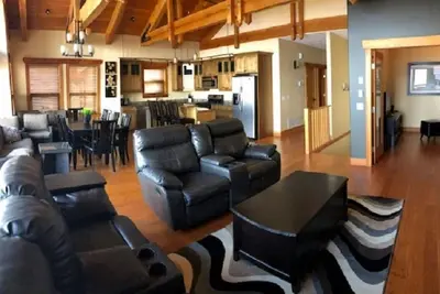 Image de * Nouveau * Shuswap au bord du lac, 2500 pieds carrés, bouée, piscine, Carmel Beach Resort