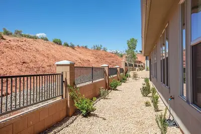 Image de Maison de ville familiale Zion Zen avec accès au home cinéma et à la piscine