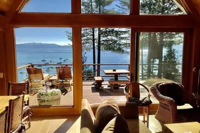 Image de Lakefront sur Rubicon Bay (Lake Tahoe West Shore) avec bouée