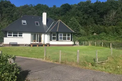 Image de Spacieuse maison pour les familles avec 3 chambres et vue sur la mer et le loch