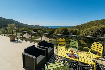 Image de villa Esigna, pour 6/8 personnes au coeur du maquis vue mer panoramique