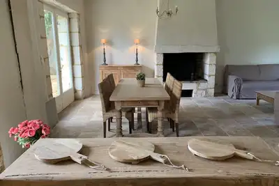 Image de Gîtes du Château de Monciaux : Gîte Monbazillac 2 chambres, tennis, piscine