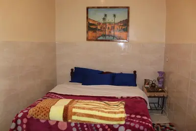 Image de c'est un petit appartement avec toutes les installations dont vous pourriez avoir besoin pendant votre voyage