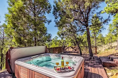 Image de Clearview, 6 chambres, bain à remous, table de billard, vues, Animaux admis, 14 couchages