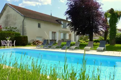 Image de Grande maison contemporaine avec piscine privée, proche lac, randonnées et activités de loisirs