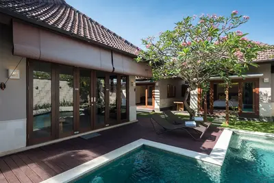 Image de Villa spacieuse privée Di Uma à Sanur-4 chambres à coucher