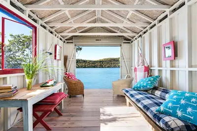 Image de Cottage romantique des années 50 juste pour deux, piscine chauffée avec plongé / spa, hangar à bateaux privé