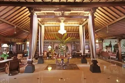 Image de Joglo javanais traditionnel jumeau de luxe