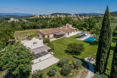 Image de Superbe villa classée 5* avec vue spectaculaire à Ménerbes