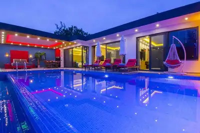 Image de Superbe villa neuve ultra luxueuse avec 2 chambres et piscine privée