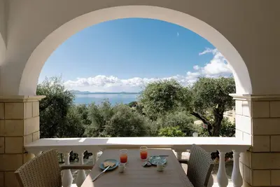 Image de Vallia's Seaview & Stylish Apartments by Konnect, Nisaki