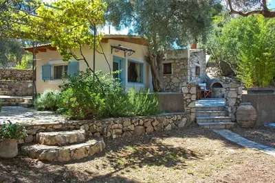 Olive Grove Cottage / Excellente vue