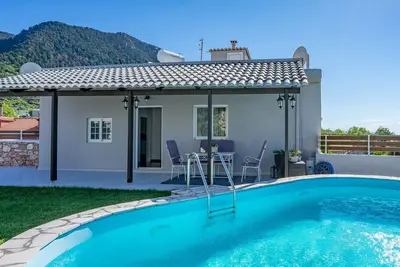 Image de Fontana Villa privée de luxe avec piscine près de la plage et vue sur la mer à Villag