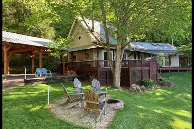 Image de \"Spoon Rest\" - Niché dans la forêt nationale de Nantahala