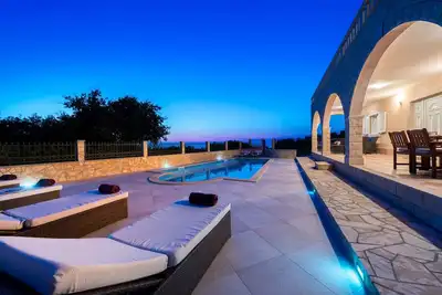 Image de Belle villa en pierre avec piscine et vue imprenable sur la mer près de Dubrovnik