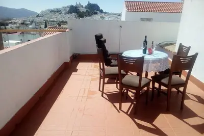 Image de Appartement À Olvera Avec Garage