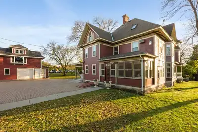 Image de Carriage House Aprt.