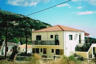 Image de Villa individuelle avec piscine - Appartement familial de 1 chambre: (4 personnes)