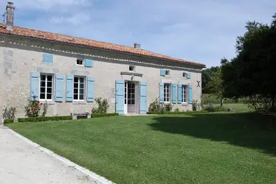 Image de Belle ferme charentaise avec piscine