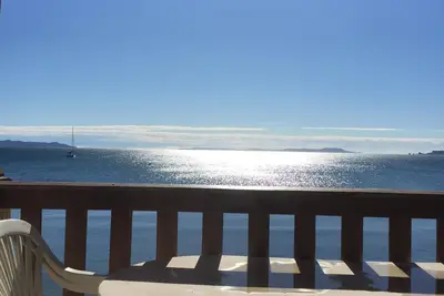 Image de T2 La Capte, pieds dans l'eau, terrasse vue mer, accès direct plage