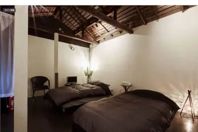 Image de Vous pouvez rester dans le seul bain public du centre-ville. Ok pour un maximum de 10 personnes!