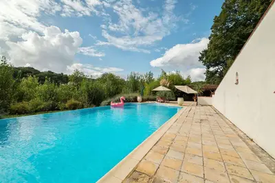 Image de Maison de vacances confortable avec piscine privée