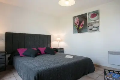 Image de Fr945, Grenache (6/7 personnes, 3 chambres à coucher)