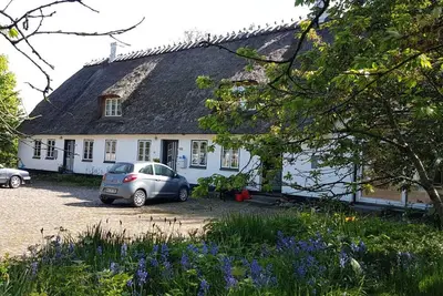 Image de Appartement spacieux dans une maison de campagne au toit de chaume