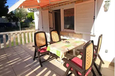 Image de Appartements Tina Toni (64041-A1) - Primosten