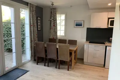 Image de Maison Familiale avec Terrasse, 2 Chambres, Accès Plage et Golf - Animaux Bienvenus