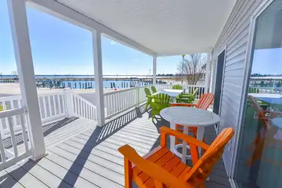 Image de Marées hautes et bonnes vibrations dans ce 4 lits / 4. 5 salles de bain maison spectaculaire!