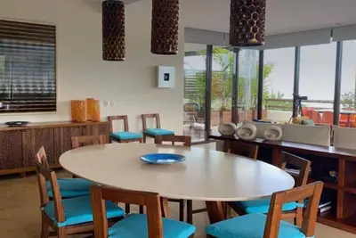 Image de Condo de luxe avec vue sur la plage