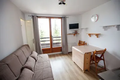 Image de Studio avec 1 chambre, 24m2, calme. Accès pistes skis aux pieds. Wi-Fi.