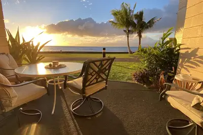 Image de Ocean Front, récemment rénové, condo confortable au rez-de-chaussée