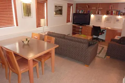 Image de Designer Suite au coeur de Kitsilano.