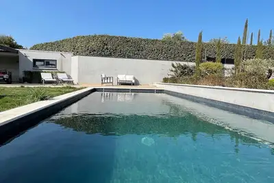 Image de Villa Contemporaine Avec Piscine