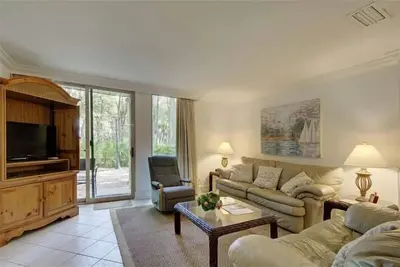 Image de Niché sous les chênes.