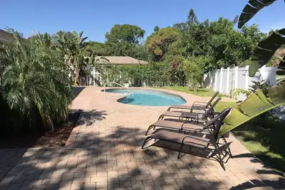 Image de Spacieux West Bradenton 3br \/ 2Bathroom w piscine d'eau salée maison