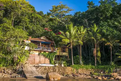 Image de Pied dans le sable sur une plage paradisiaque exclusive (ou presque)
