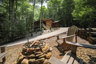Image de Nouveau! La caisse de Mtn de caissiers nichée sur le ruisseau Taylor