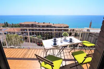 Image de \"Carmen Seaview & Beach\": Vue sur mer, plage, balcon, parking, wifi, Tv français