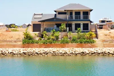 Image de 27 Corella Court - Avec piscine