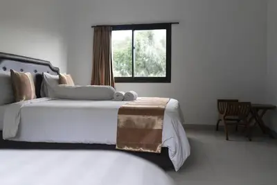 Image de Chambre pour 4 personnes avec douche Ă l'italienne Ă effet pluie