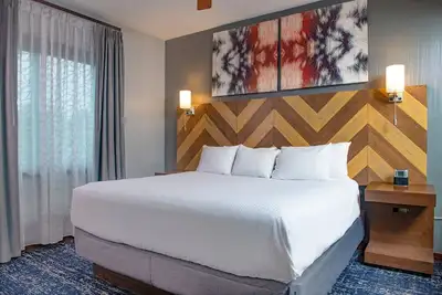 Image de Glacier Canyon Resort avec accès gratuit à WaterParks et autres commodités