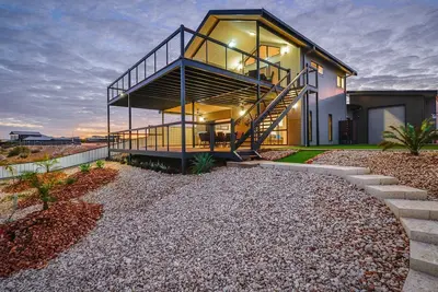 Image de 64 Madaffari Drive - Jetée Privée