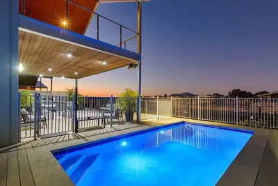 Image de 21 Corella Court - Jetée Privée & Piscine