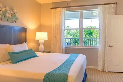 Image de Près de SeaWorld Spacieux deux chambres w / piscines, bains à remous, des barbecues et des aventures en famille