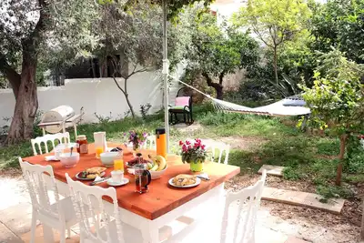 Image de Garden Home, près du centre-ville de La Canée, Crète,
