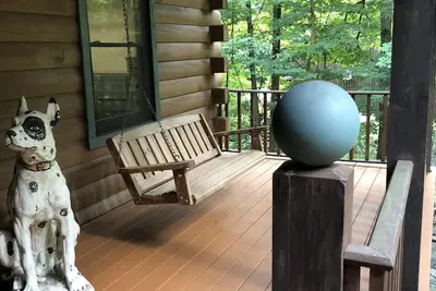 Image de Escapade sereine et paisible (cabane en rondins au bord du lac)