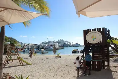 Image de PRIVÉ 1 chambre 2 salle de bains dans le coeur de St. Maarten